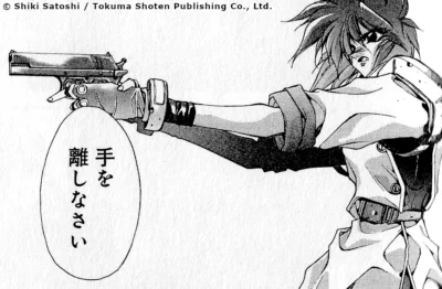 Kazuno pointe son arme sur le Général