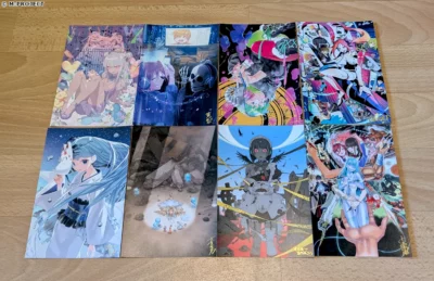 Les huit cartes postales représentant les différentes œuvres