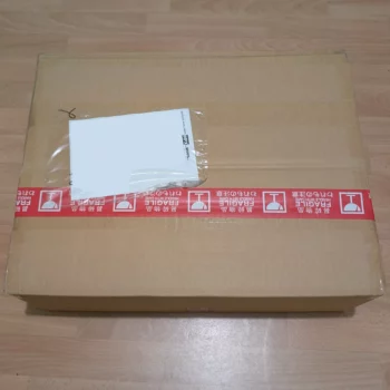 Colis préparé par Buyee pour regrouper mes achats